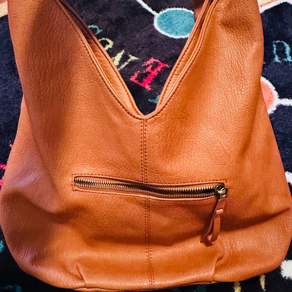 Leather shoulder bag